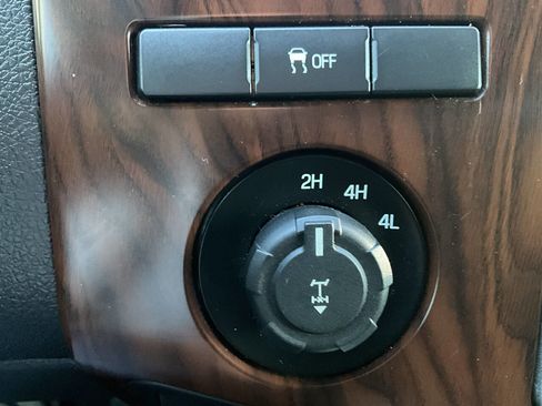 Used 2015 Ford F350 Lariat w/ Lariat Ultimate Package image 27