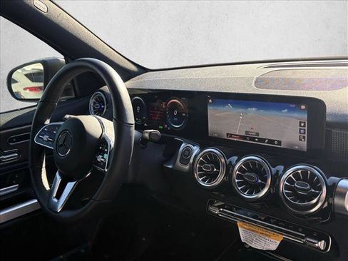 Certified 2023 Mercedes-Benz EQB 300 4MATIC image 27