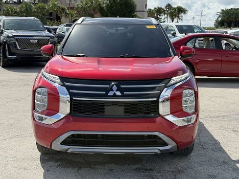 Used 2025 Mitsubishi Outlander SEL FWD image 3