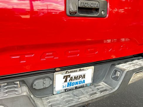 Used 2018 Toyota Tacoma TRD Off-Road RWD image 8