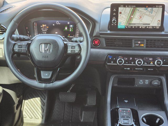Used 2025 Honda Pilot Black Edition image 27