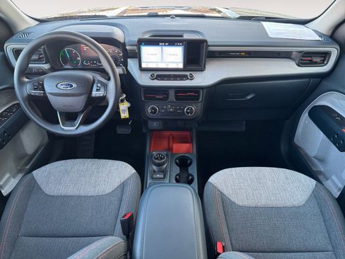 Certified 2022 Ford Maverick XLT image 10