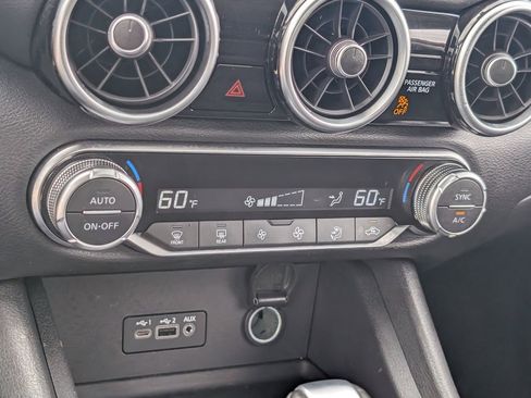 Certified 2023 Nissan Sentra SR FWD image 16