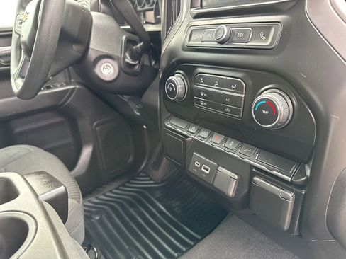 Used 2021 Chevrolet Silverado 1500 Custom image 35