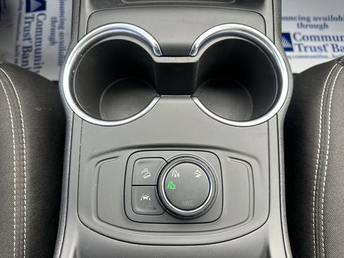 Used 2024 GMC Terrain SLE image 15