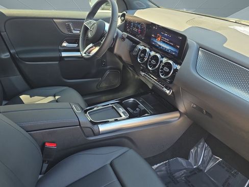 New 2025 Mercedes-Benz GLA 250 image 11