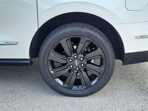 Certified 2022 Lincoln Navigator L Reserve w/ Monochromatic Package RWD image 5
