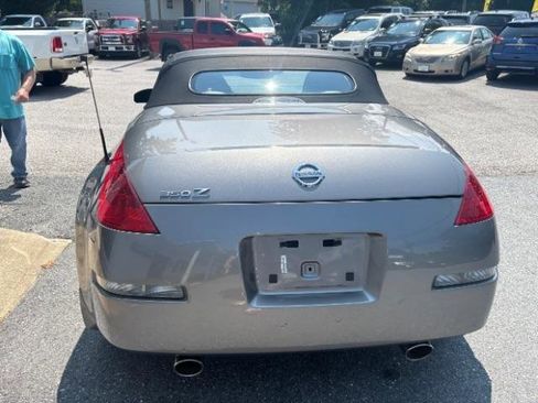 Used 2008 Nissan 350Z Touring image 4