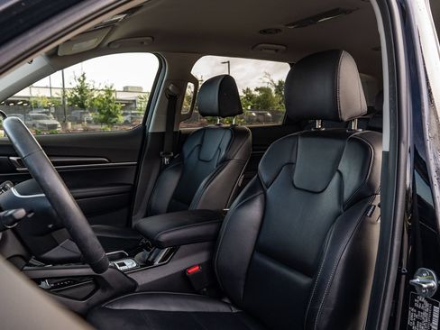 Used 2023 Kia Telluride LX AWD/4WD image 20