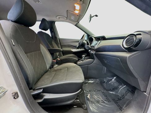 Used 2019 Nissan Kicks SV image 17