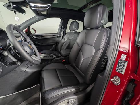 New 2026 Porsche Macan image 5