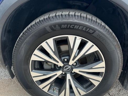 Used 2022 Nissan Rogue SV AWD/4WD image 13