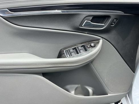 Used 2014 Chevrolet Impala LT w/ Convenience Package FWD image 20