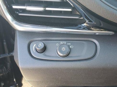 Used 2024 Buick Envista Sport Touring image 28