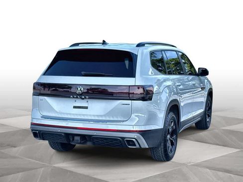 Used 2024 Volkswagen Atlas Peak Edition SE AWD/4WD image 8