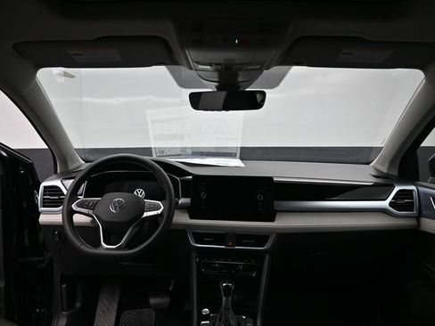 New 2026 Volkswagen Taos SE AWD/4WD image 10