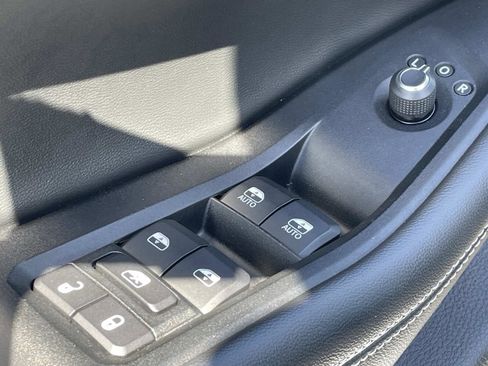 Used 2021 Jeep Grand Cherokee L Limited w/ Luxury Tech Group II image 18