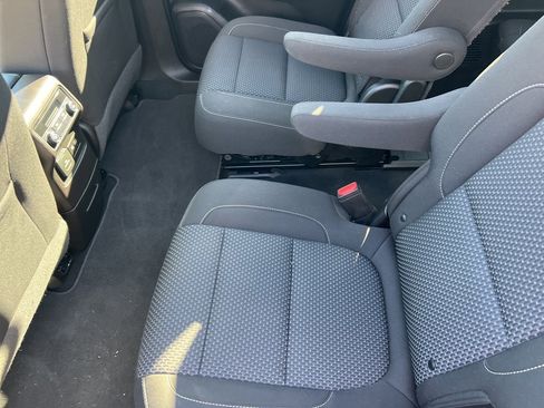 Used 2022 GMC Acadia SLE w/ Driver Convenience Package image 27