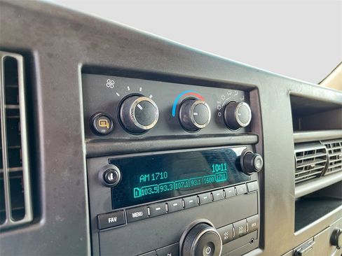 Used 2023 GMC Savana 3500 Extended w/ Driver Convenience Package image 15