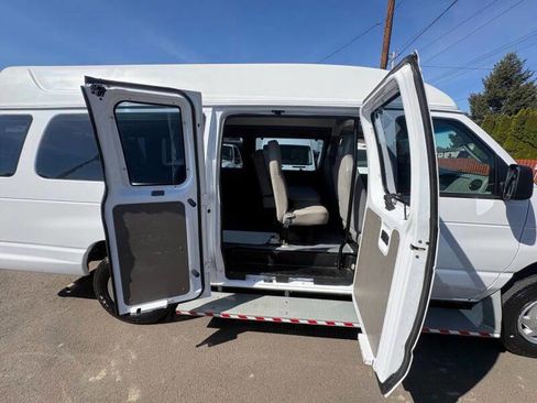 Used 2011 Ford E-250 and Econoline 250 Extended w/ PWR Group RWD image 15