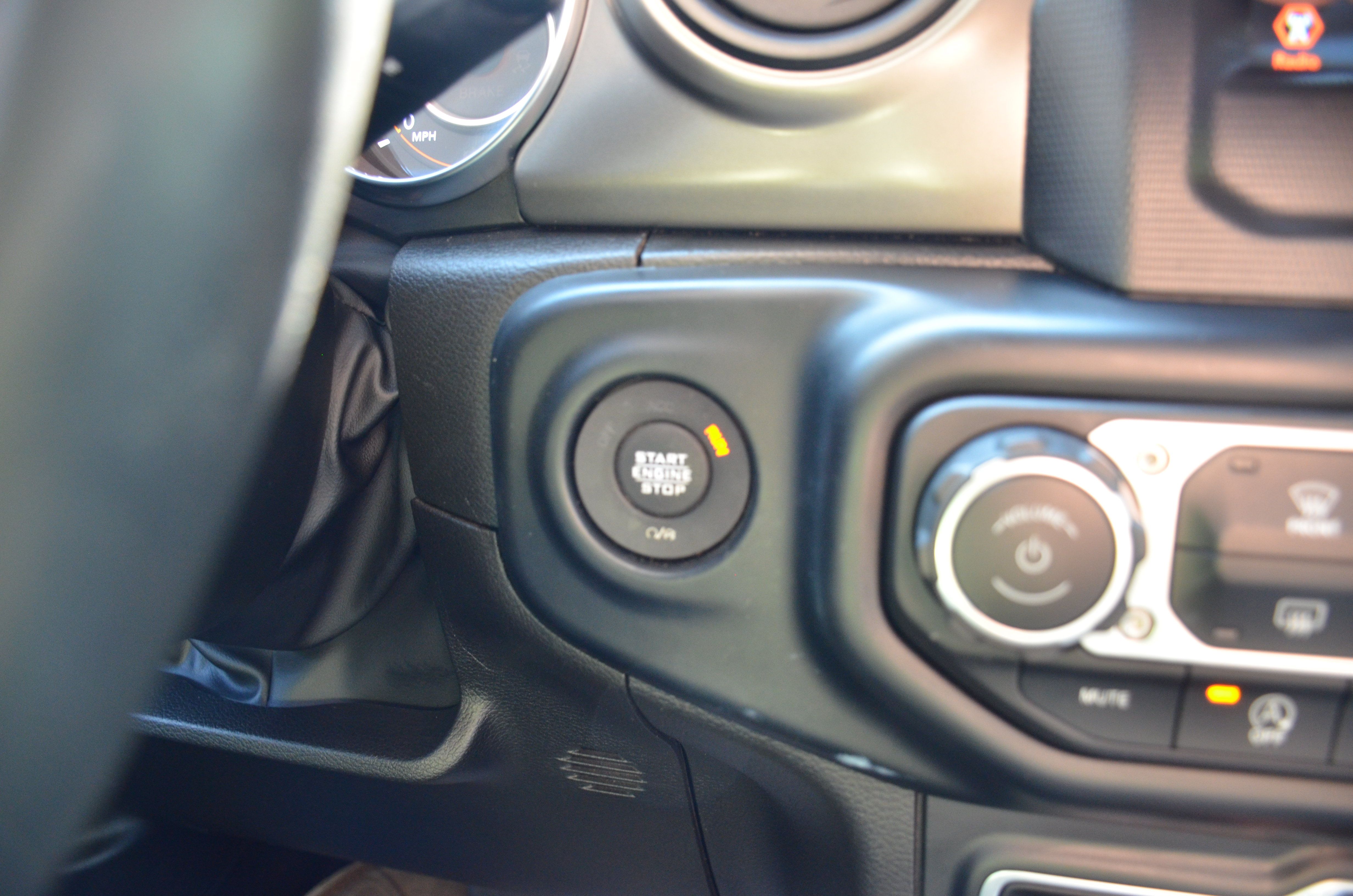 Used 2023 Jeep Gladiator Sport AWD/4WD image 53
