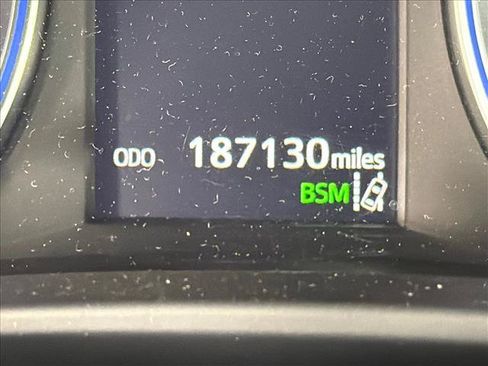 Used 2019 Toyota Highlander XLE FWD image 30