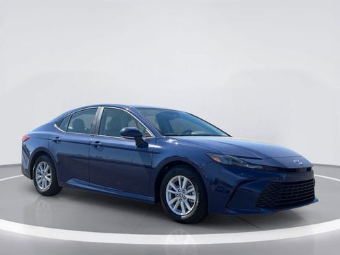 Used 2026 Toyota Camry LE w/ Convenience Package FWD image 5