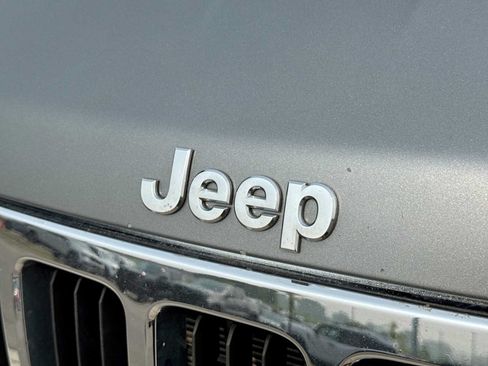Used 2008 Jeep Grand Cherokee Limited w/ Trailer Tow Group IV AWD/4WD image 11