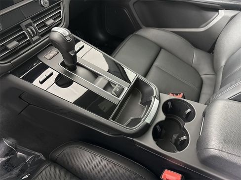 Certified 2024 Porsche Macan w/ Premium Plus Package image 32