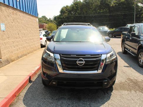 Used 2022 Nissan Pathfinder SL FWD image 2