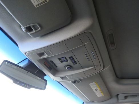 Used 2018 GMC Yukon Denali image 22