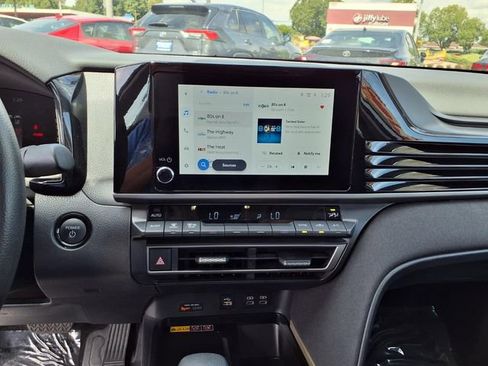 Used 2025 Toyota Camry LE image 19