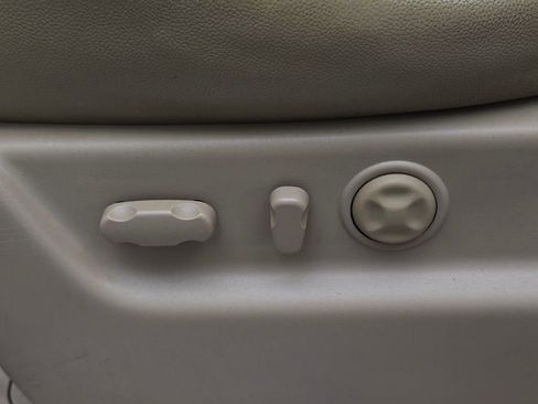 Used 2010 Chevrolet Suburban LTZ image 29