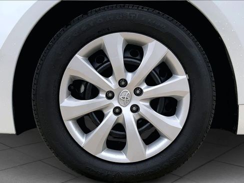 Used 2025 Toyota Corolla LE image 11
