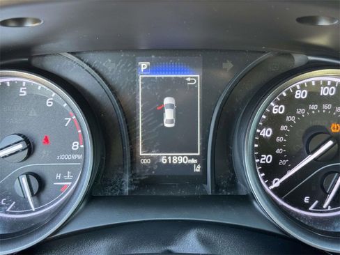 Used 2023 Toyota Camry SE image 12