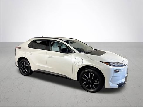 New 2026 Subaru Solterra Premium image 4