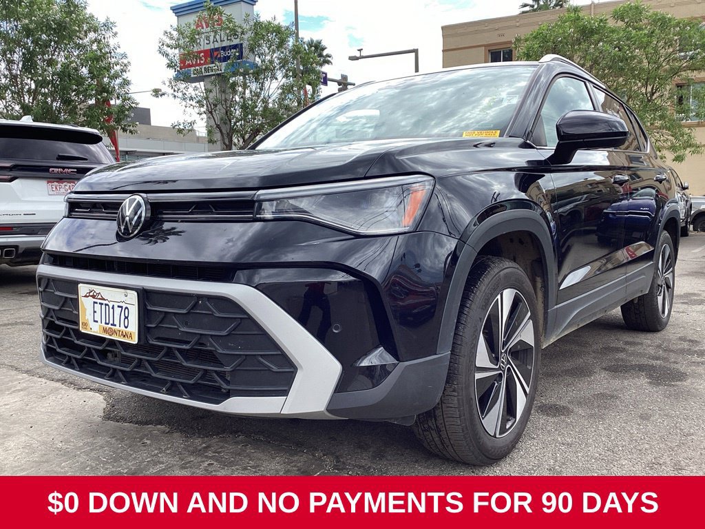 Used 2025 Volkswagen Taos SE AWD/4WD image 1