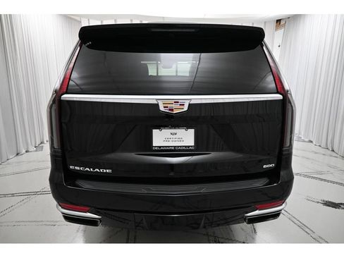 Used 2024 Cadillac Escalade Premium Luxury w/ LPO, Floor Liner Package AWD/4WD image 6