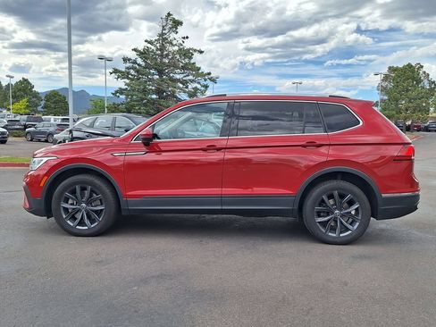 Used 2022 Volkswagen Tiguan SE AWD/4WD image 6