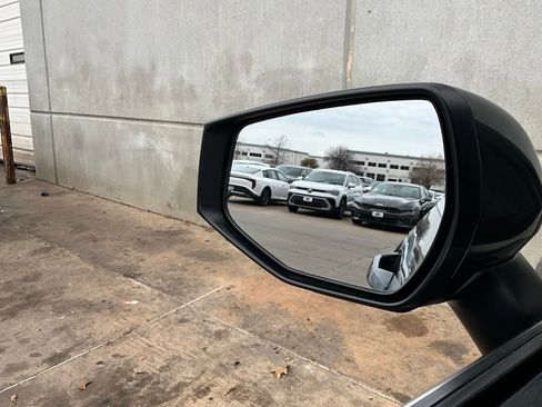 Used 2025 Kia Sportage LX image 18