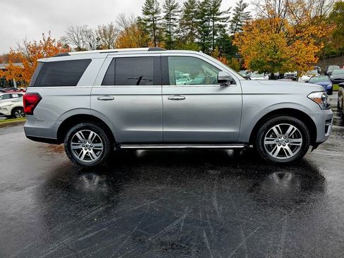 Used 2022 Ford Expedition Limited image 7