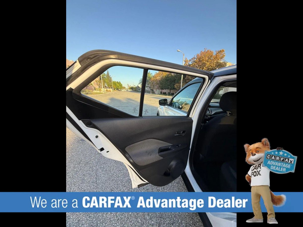 Used 2018 Nissan Kicks SV FWD image 34