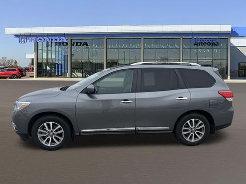 Used 2016 Nissan Pathfinder SL w/ SL Premium Package AWD/4WD image 2