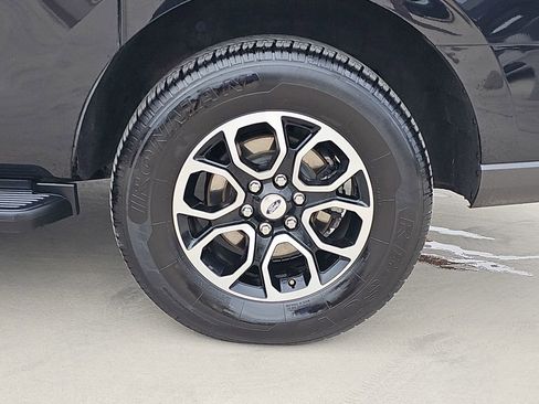 Used 2024 Ford Expedition Max XLT image 38