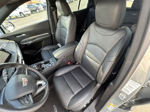 Used 2025 Cadillac XT4 Premium Luxury image 20