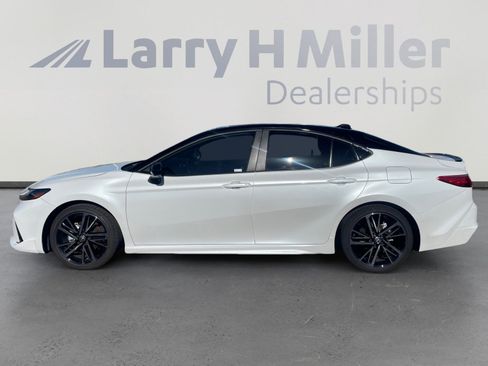 Used 2025 Toyota Camry XSE image 2