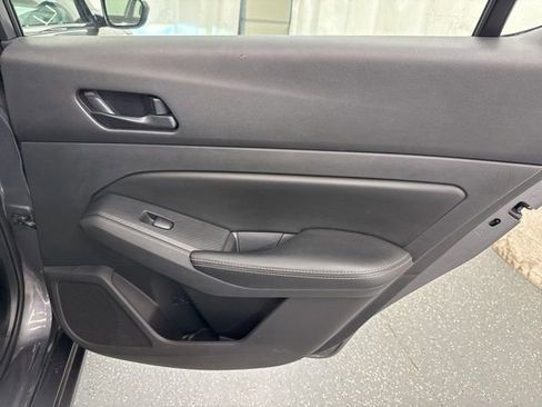 Used 2024 Nissan Altima 2.5 SV FWD image 10