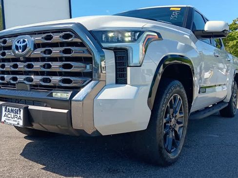 Used 2024 Toyota Tundra Platinum AWD/4WD image 9