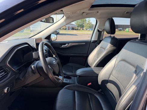 Used 2022 Ford Escape Titanium AWD/4WD image 9