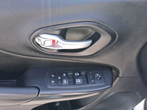 Used 2016 Jeep Cherokee Limited AWD/4WD image 12